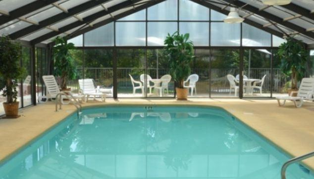 Smoky Mountain Inn & Suites เชอโรคี ภายนอก รูปภาพ