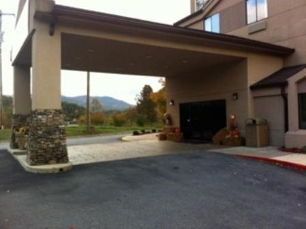 Smoky Mountain Inn & Suites เชอโรคี ภายนอก รูปภาพ
