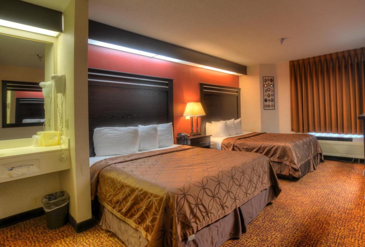 Smoky Mountain Inn & Suites เชอโรคี ภายนอก รูปภาพ