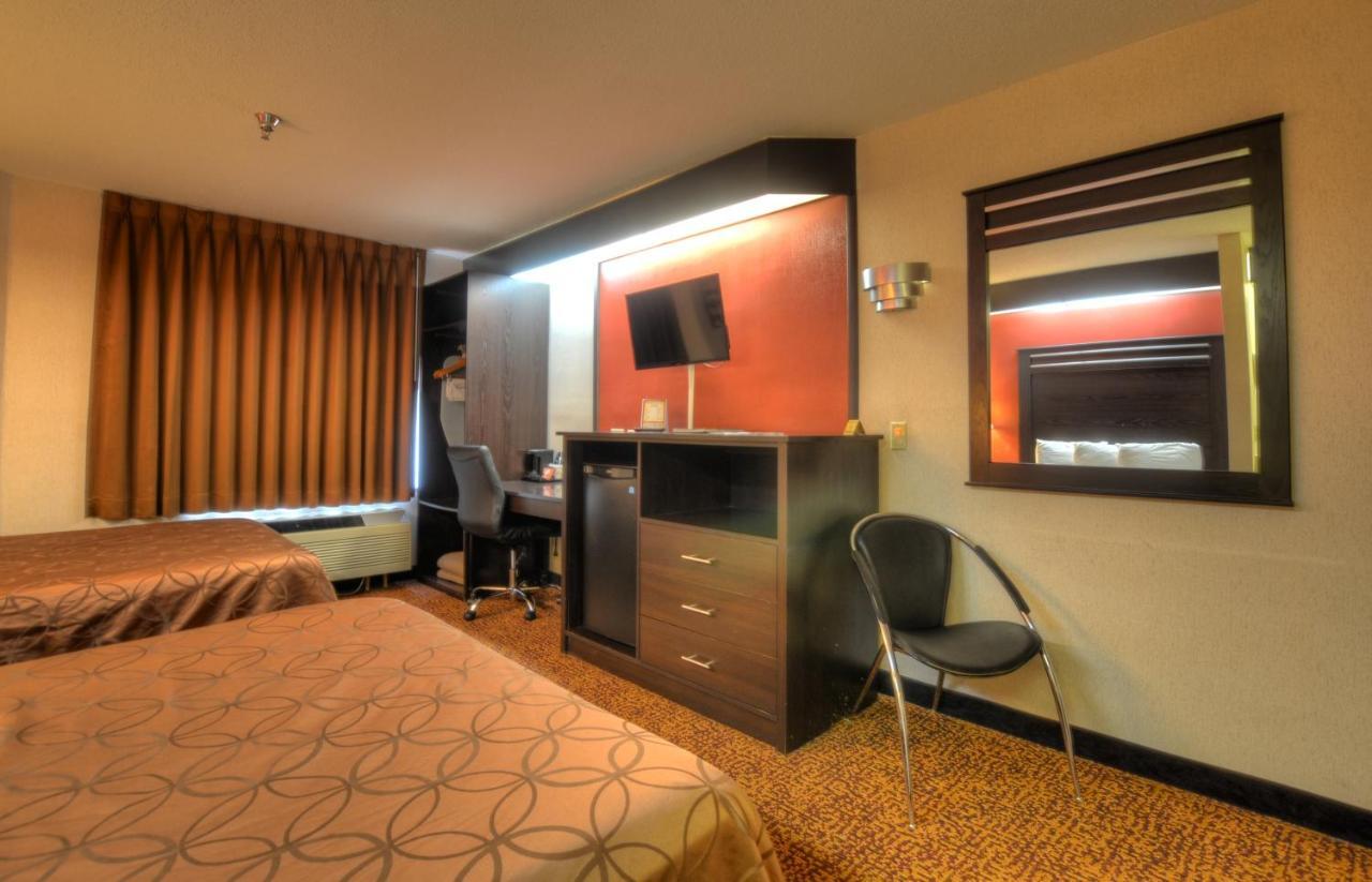 Smoky Mountain Inn & Suites เชอโรคี ภายนอก รูปภาพ