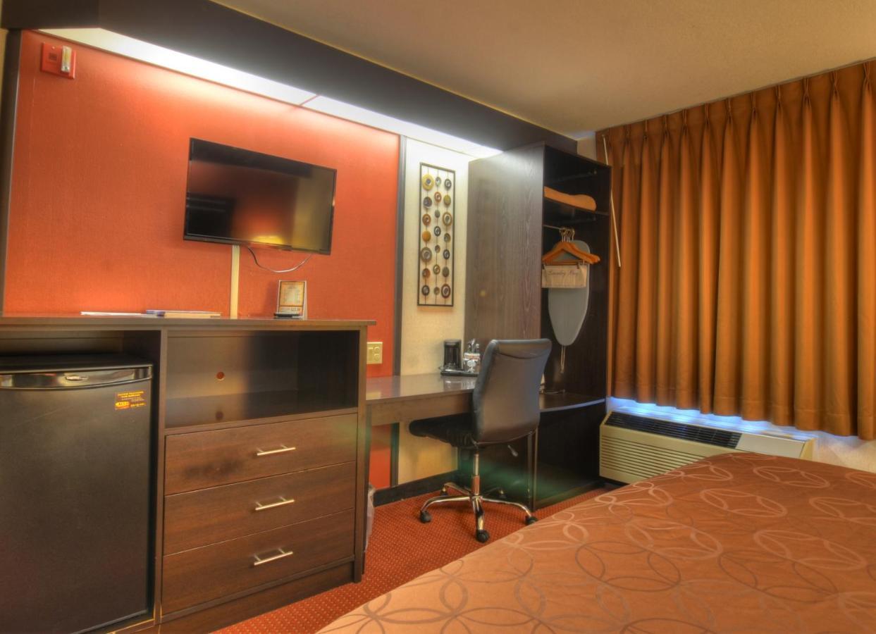 Smoky Mountain Inn & Suites เชอโรคี ภายนอก รูปภาพ