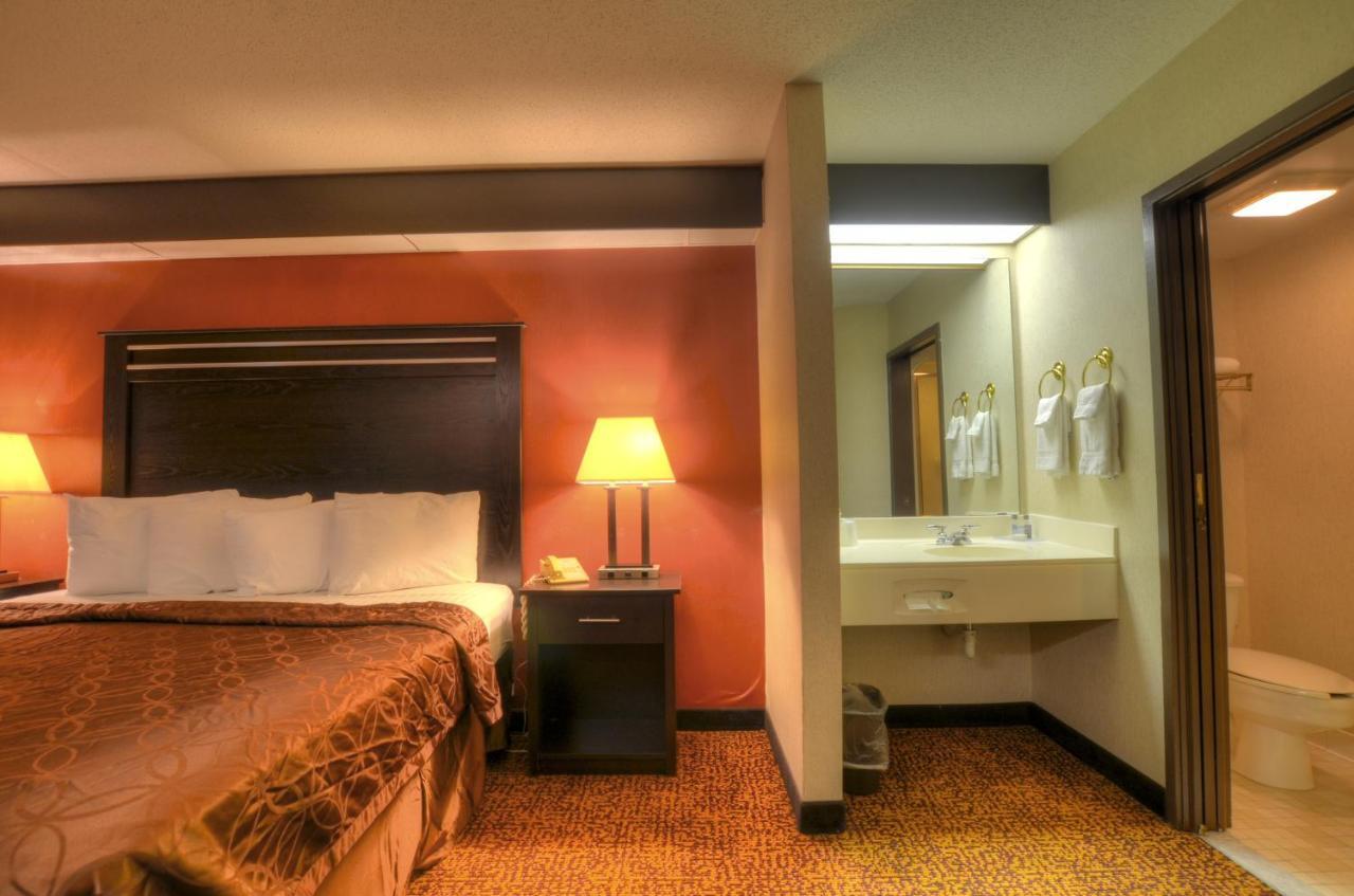 Smoky Mountain Inn & Suites เชอโรคี ภายนอก รูปภาพ