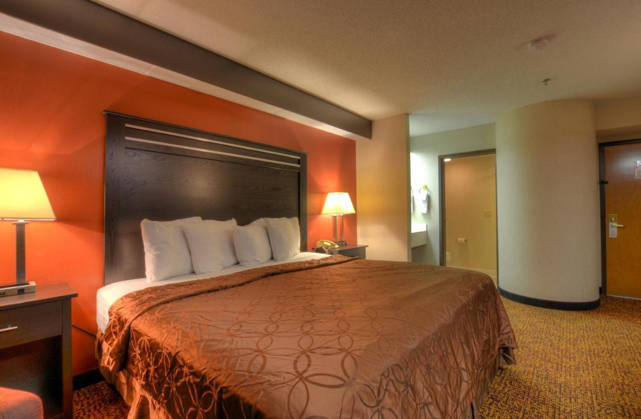 Smoky Mountain Inn & Suites เชอโรคี ภายนอก รูปภาพ
