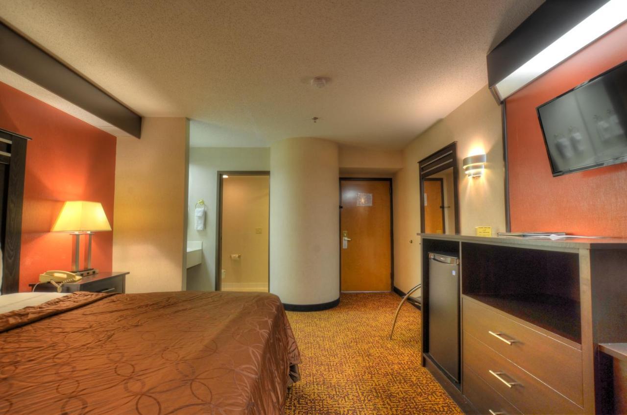 Smoky Mountain Inn & Suites เชอโรคี ภายนอก รูปภาพ